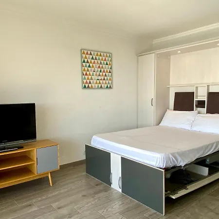 Apartment Standing Center Bay T1, 8, Avec Vue Mer Et Parking Antibes