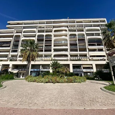 Standing Center Bay T1, 8, Avec Vue Mer Et Parking